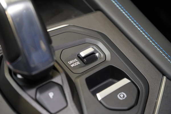 Lynk & Co 01 1.5 | Zwart optiek | Panoramadak | Navigatie | Memory | Apple CarPlay