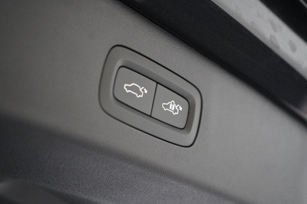 Lynk & Co 01 1.5 | Zwart optiek | Panoramadak | Navigatie | Memory | Apple CarPlay