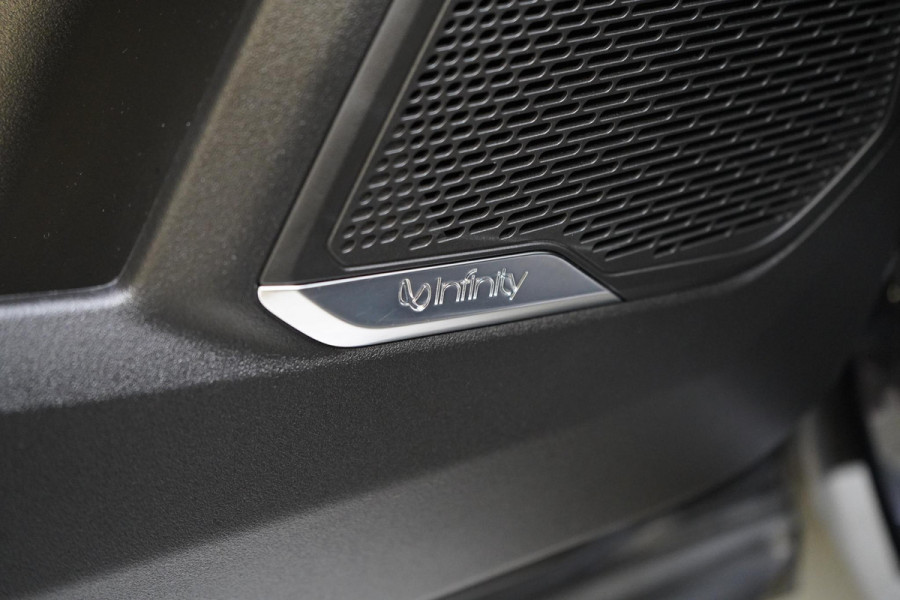 Lynk & Co 01 1.5 | Zwart optiek | Panoramadak | Navigatie | Memory | Apple CarPlay