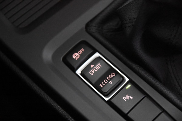 BMW X1 sDrive18i *1ste eigenaar*Navigatie*Standkachel*PDC*