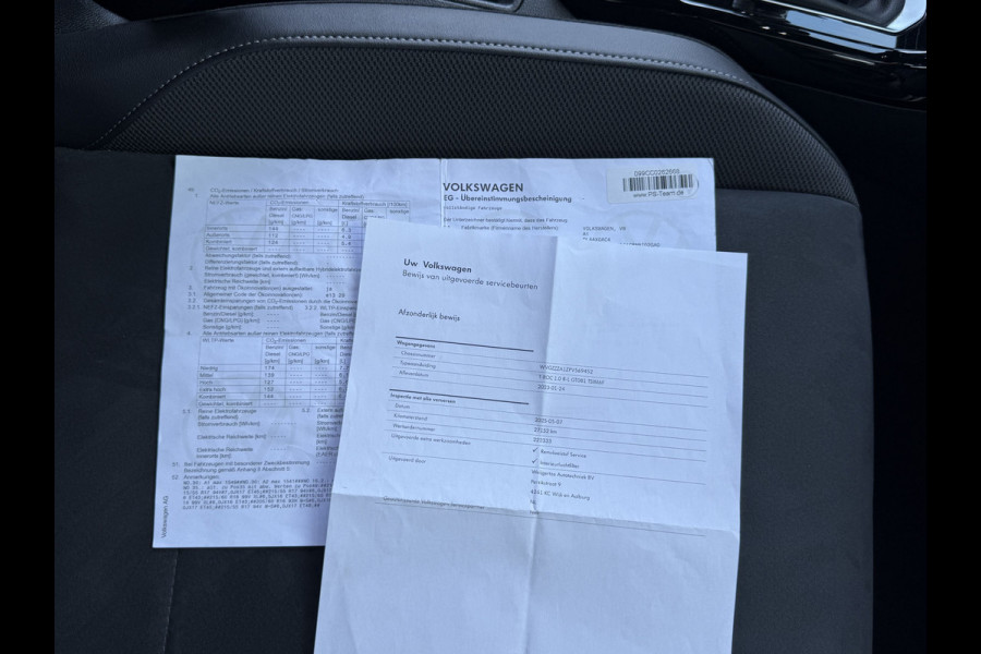 Volkswagen T-Roc 1.0 TSI R-Line Business | Trekhaak | ACC | IQ Light | Camera | DAB+