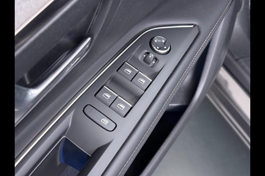 Peugeot 3008 1.6 HYbrid 225 GT Pack Business PANO| ELEKTRISCHE ACHTERKLEP| BLACK PACK| ADAPTIVE CRUISE CONTROL| CAMERA VOOR + ACHTER| FOCAL AUDIO| STOELVERWARMING| STANDKACHEL|