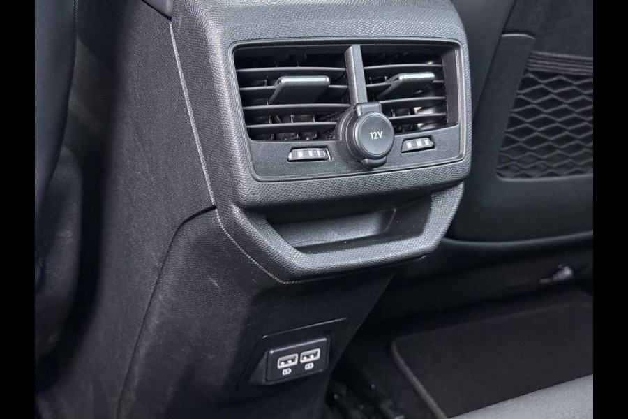Peugeot 3008 1.6 HYbrid 225 GT Pack Business PANO| ELEKTRISCHE ACHTERKLEP| BLACK PACK| ADAPTIVE CRUISE CONTROL| CAMERA VOOR + ACHTER| FOCAL AUDIO| STOELVERWARMING| STANDKACHEL|