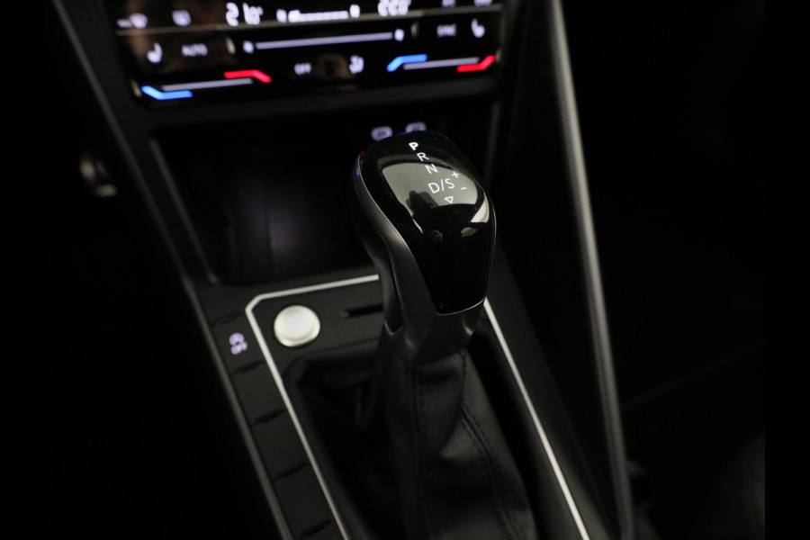 Volkswagen Taigo 1.0 TSI R-Line | DSG Automaat | Camera | Stoelverwarming | Apple Carplay & Android Auto |