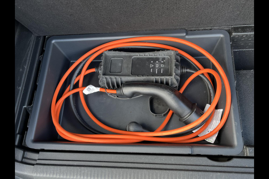 Peugeot 3008 GT PHEV | APPLE CARPLAY | ELEKTRISCHE ACHTERKLEP | CAMERA VOOR + ACHTER | ADAPTIVE CRUISE CONTROL | FOCAL AUDIO | DODEHOEK DETECTIE| RIJKLAARPRIJS INCL. 12 MND BOVAG GARANTIE