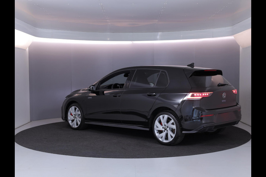 Volkswagen Golf 1.5 eHybrid GTE 272 PK DSG PHEV | Head up Display | Navigatie | Matrix koplampen | Parkeer camera |