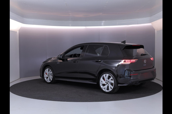 Volkswagen Golf 1.5 eHybrid GTE 272 PK DSG PHEV | Head up Display | Navigatie | Matrix koplampen | Parkeer camera |