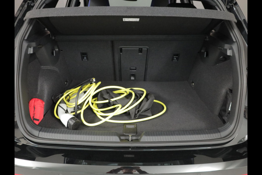 Volkswagen Golf 1.5 eHybrid GTE 272 PK DSG PHEV | Head up Display | Navigatie | Matrix koplampen | Parkeer camera |