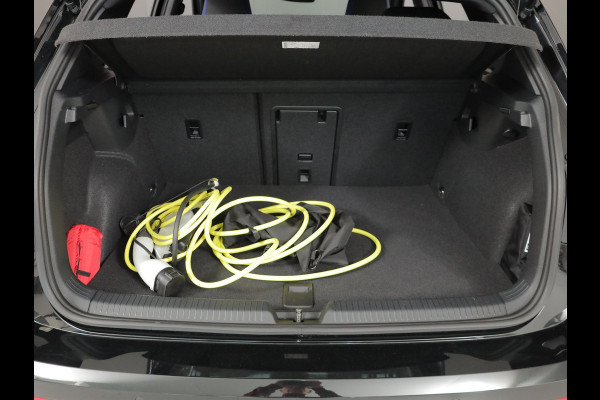 Volkswagen Golf 1.5 eHybrid GTE 272 PK DSG PHEV | Head up Display | Navigatie | Matrix koplampen | Parkeer camera |
