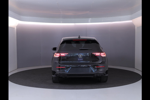 Volkswagen Golf 1.5 eHybrid GTE 272 PK DSG PHEV | Head up Display | Navigatie | Matrix koplampen | Parkeer camera |