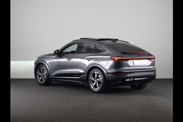 Audi Q6 Sportback e-tron S edition 83Kwh 252 pk | Adaptive air suspension | Glazen panoramadak | Stoelverwarming voorin en achterin | Stuurverwarming |