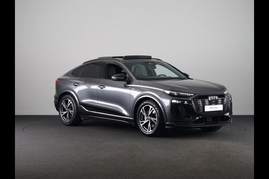 Audi Q6 Sportback e-tron S edition 83Kwh 252 pk | Adaptive air suspension | Glazen panoramadak | Stoelverwarming voorin en achterin | Stuurverwarming |