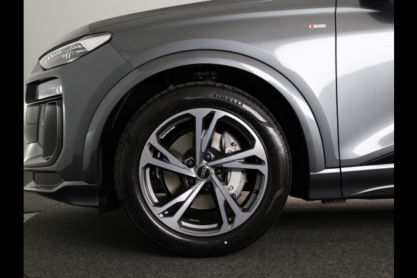Audi Q6 Sportback e-tron S edition 83Kwh 252 pk | Adaptive air suspension | Glazen panoramadak | Stoelverwarming voorin en achterin | Stuurverwarming |