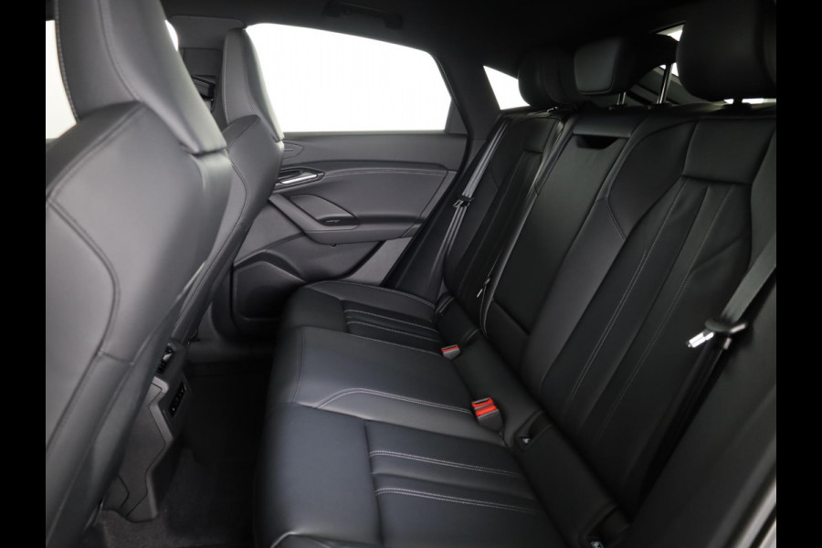 Audi Q6 Sportback e-tron S edition 83Kwh 252 pk | Adaptive air suspension | Glazen panoramadak | Stoelverwarming voorin en achterin | Stuurverwarming |