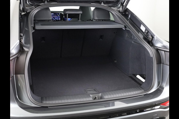Audi Q6 Sportback e-tron S edition 83Kwh 252 pk | Adaptive air suspension | Glazen panoramadak | Stoelverwarming voorin en achterin | Stuurverwarming |