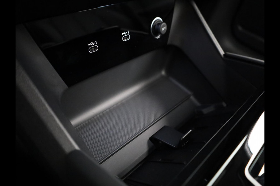 Audi Q6 Sportback e-tron S edition 83Kwh 252 pk | Adaptive air suspension | Glazen panoramadak | Stoelverwarming voorin en achterin | Stuurverwarming |