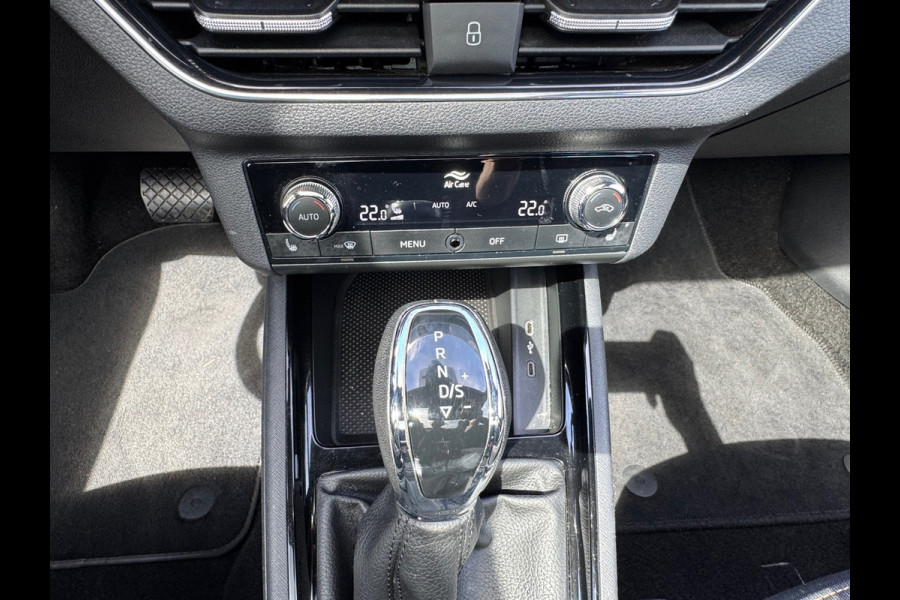 Škoda Kamiq 1.0 TSI Style * Glazen dak * Stoelverwarming * Camera * Climate controle *