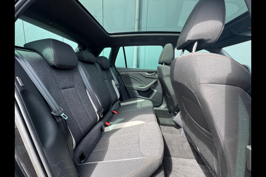 Škoda Kamiq 1.0 TSI Style * Glazen dak * Stoelverwarming * Camera * Climate controle *