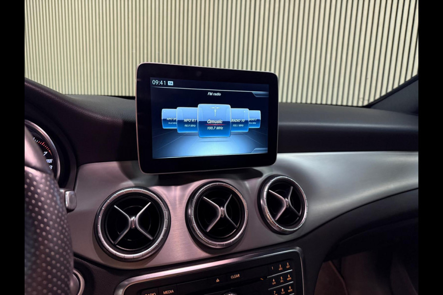 Mercedes-Benz CLA-Klasse Shooting Brake 180 AMG STYLING-CAMERA-TREKHAAK-SFEER-COMPLEET