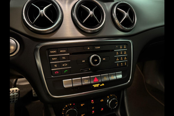 Mercedes-Benz CLA-Klasse Shooting Brake 180 AMG STYLING-CAMERA-TREKHAAK-SFEER-COMPLEET