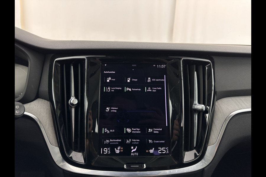 Volvo V60 2.0 T8 Recharge AWD Inscription (Plug-In) (INCL-BTW) Aut. *LEATHER | FULL-LED | ADAPTIVE-CRUISE | MEMORY-PACK | KEYLESS | BLINDSPOT | TOPVIEW | DIGI-COCKPIT | LANE-ASSIST | NAVI-FULLMAP | TOWBAR | HEATED-SEATS | ECC | DAB | 18"ALU*