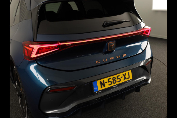 CUPRA Born Performance One 62 kWh 204pk | SOH 89% | Parkeercamera | Navigatie | Verwarmbare voorstoelen | App connect | Verwarmbaar stuurwiel