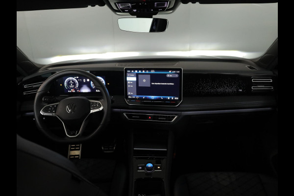 Volkswagen Tiguan 1.5 eHybrid R-Line Edition 204 PK PHEV | Verlengde garantie | Panorama dak | Stoel- en stuur verwarming