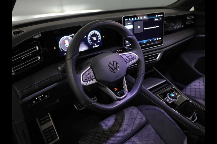Volkswagen Tiguan 1.5 eHybrid R-Line Edition 204 PK PHEV | Verlengde garantie | Panorama dak | Stoel- en stuur verwarming