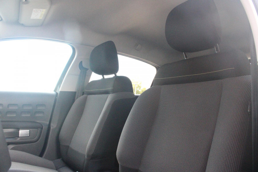 Citroën C3 1.2 82PK MAX | NAVIGATIE | ACHTERUITRIJ CAMERA | CLIMATE CONTROL | CRUISE CONTROL | APPLE CARPLAY/ANDROID AUTO | LICHTMETALEN VELGEN 16" | DAB+ RADIO | REGEN/LICHT SENSOR |