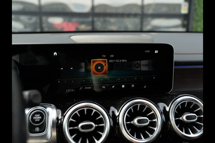 Mercedes-Benz Glb 200 Premium | AMG Night | Leder | Distronic