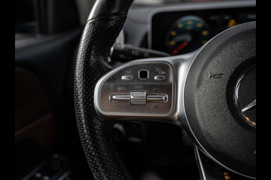 Mercedes-Benz Glb 200 Premium | AMG Night | Leder | Distronic