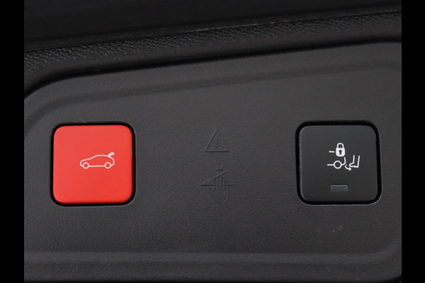 Peugeot 3008 1.6 HYbrid 225 GT Line | SOH 89% | Adaptive cruise | Half leder | Camera | Navigatie | Carplay | Dodehoek detectie | Digital Cockpit | Climate control | Bluetooth | PHEV | Plug In