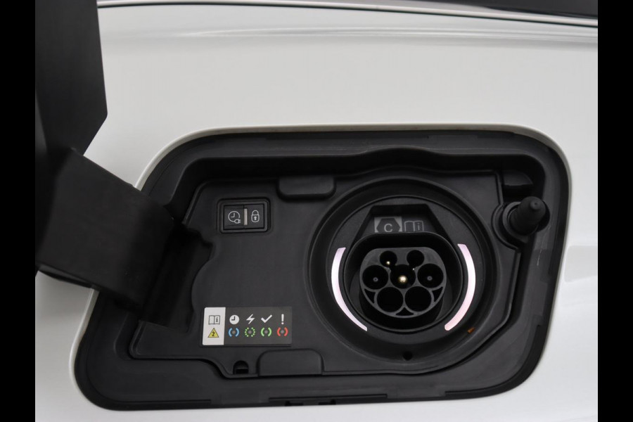 Peugeot 3008 1.6 HYbrid 225 GT Line | SOH 89% | Adaptive cruise | Half leder | Camera | Navigatie | Carplay | Dodehoek detectie | Digital Cockpit | Climate control | Bluetooth | PHEV | Plug In
