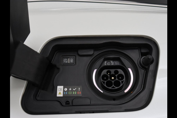 Peugeot 3008 1.6 HYbrid 225 GT Line | SOH 89% | Adaptive cruise | Half leder | Camera | Navigatie | Carplay | Dodehoek detectie | Digital Cockpit | Climate control | Bluetooth | PHEV | Plug In
