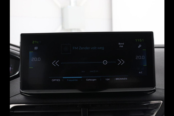 Peugeot 3008 1.6 HYbrid 225 GT Line | SOH 89% | Adaptive cruise | Half leder | Camera | Navigatie | Carplay | Dodehoek detectie | Digital Cockpit | Climate control | Bluetooth | PHEV | Plug In