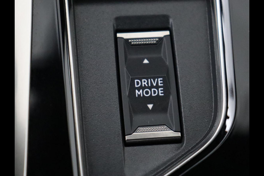 Peugeot 3008 1.6 HYbrid 225 GT Line | SOH 89% | Adaptive cruise | Half leder | Camera | Navigatie | Carplay | Dodehoek detectie | Digital Cockpit | Climate control | Bluetooth | PHEV | Plug In