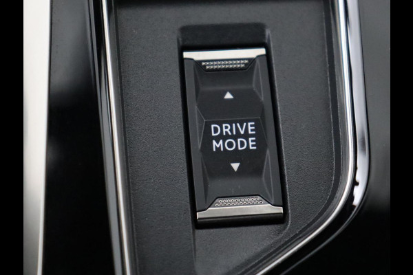 Peugeot 3008 1.6 HYbrid 225 GT Line | SOH 89% | Adaptive cruise | Half leder | Camera | Navigatie | Carplay | Dodehoek detectie | Digital Cockpit | Climate control | Bluetooth | PHEV | Plug In