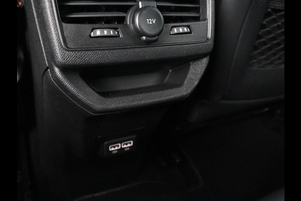 Peugeot 3008 1.6 HYbrid 225 GT Line | SOH 89% | Adaptive cruise | Half leder | Camera | Navigatie | Carplay | Dodehoek detectie | Digital Cockpit | Climate control | Bluetooth | PHEV | Plug In