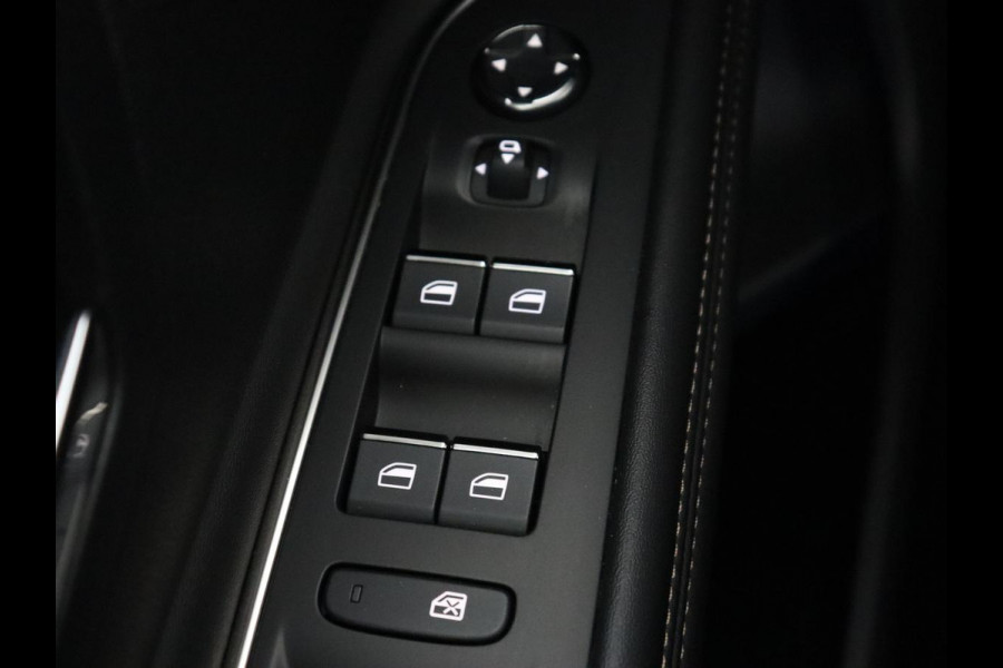 Peugeot 3008 1.6 HYbrid 225 GT Line | SOH 89% | Adaptive cruise | Half leder | Camera | Navigatie | Carplay | Dodehoek detectie | Digital Cockpit | Climate control | Bluetooth | PHEV | Plug In