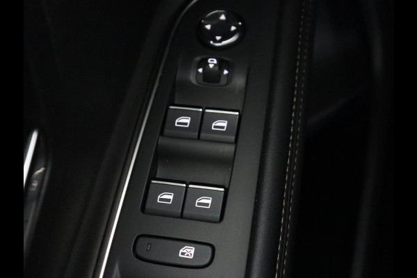 Peugeot 3008 1.6 HYbrid 225 GT Line | SOH 89% | Adaptive cruise | Half leder | Camera | Navigatie | Carplay | Dodehoek detectie | Digital Cockpit | Climate control | Bluetooth | PHEV | Plug In
