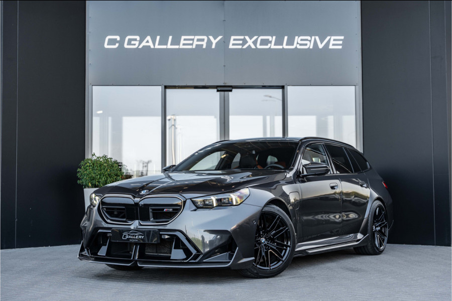 BMW 5 Serie Touring M5 - M Performance Pakket | Panorama | B&W | Carbon | Elek. Trekhaak | 360 Camera