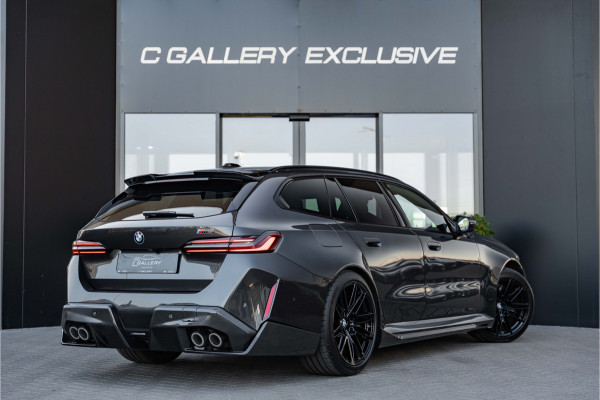 BMW 5 Serie Touring M5 - M Performance Pakket | Panorama | B&W | Carbon | Elek. Trekhaak | 360 Camera