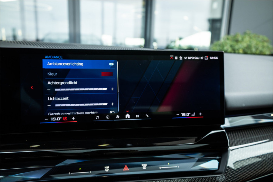 BMW 5 Serie Touring M5 - M Performance Pakket | Panorama | B&W | Carbon | Elek. Trekhaak | 360 Camera