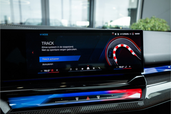 BMW 5 Serie Touring M5 - M Performance Pakket | Panorama | B&W | Carbon | Elek. Trekhaak | 360 Camera