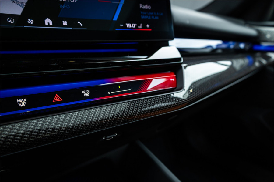 BMW 5 Serie Touring M5 - M Performance Pakket | Panorama | B&W | Carbon | Elek. Trekhaak | 360 Camera