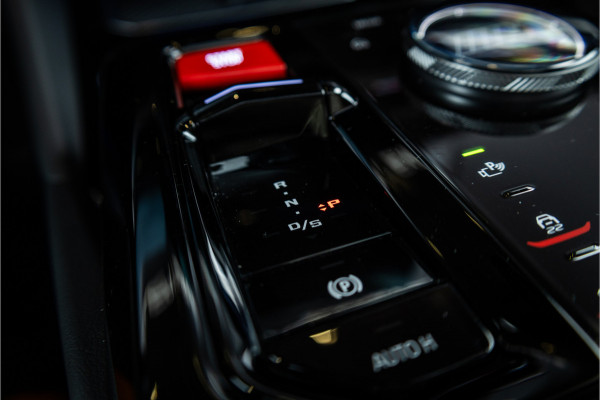 BMW 5 Serie Touring M5 - M Performance Pakket | Panorama | B&W | Carbon | Elek. Trekhaak | 360 Camera