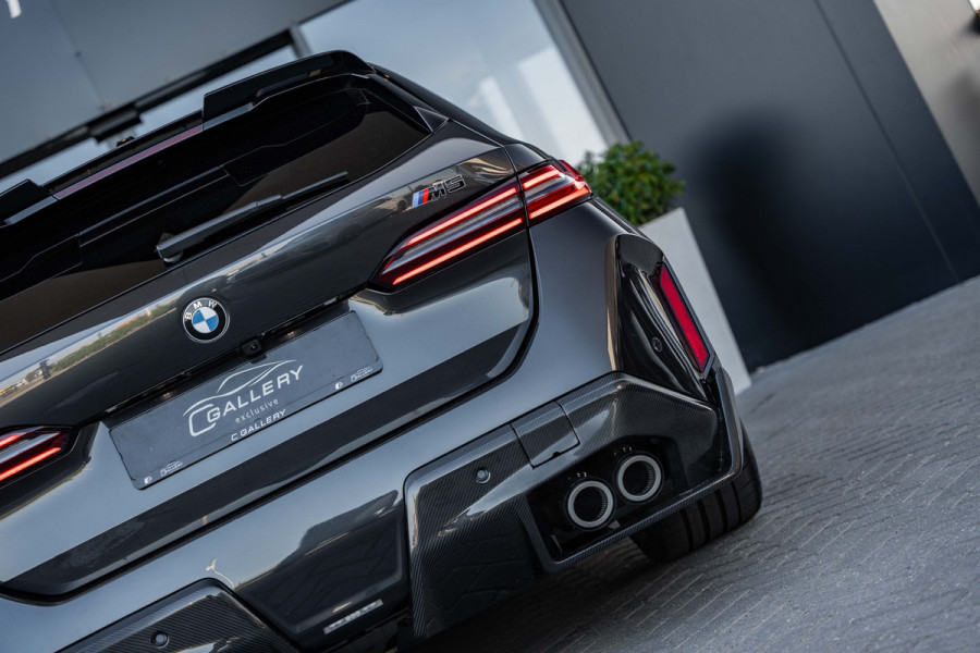 BMW 5 Serie Touring M5 - M Performance Pakket | Panorama | B&W | Carbon | Elek. Trekhaak | 360 Camera