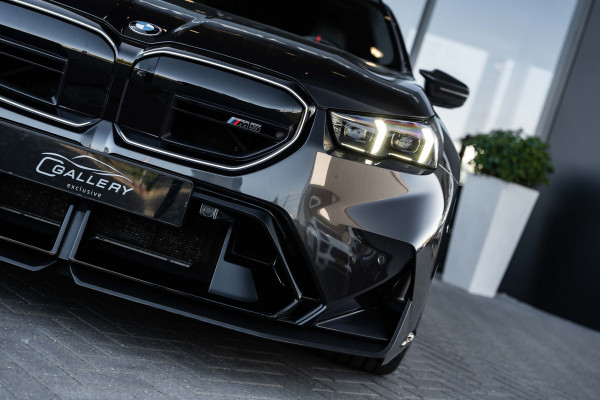 BMW 5 Serie Touring M5 - M Performance Pakket | Panorama | B&W | Carbon | Elek. Trekhaak | 360 Camera