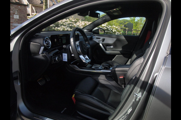 Mercedes-Benz A-Klasse AMG 35 4MATIC Edition 1 | Head-Up Display | Burmester | Camera | Sfeerverlichting | Schaalstoelen |