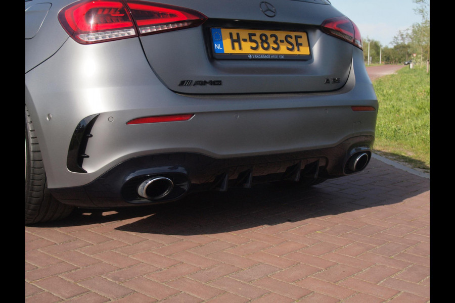 Mercedes-Benz A-Klasse AMG 35 4MATIC Edition 1 | Head-Up Display | Burmester | Camera | Sfeerverlichting | Schaalstoelen |